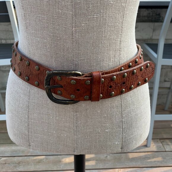 Fossil Vintage Y2K Tooled Brown Leather Brass Studded Boho Waist Belt - Picture 1 of 16